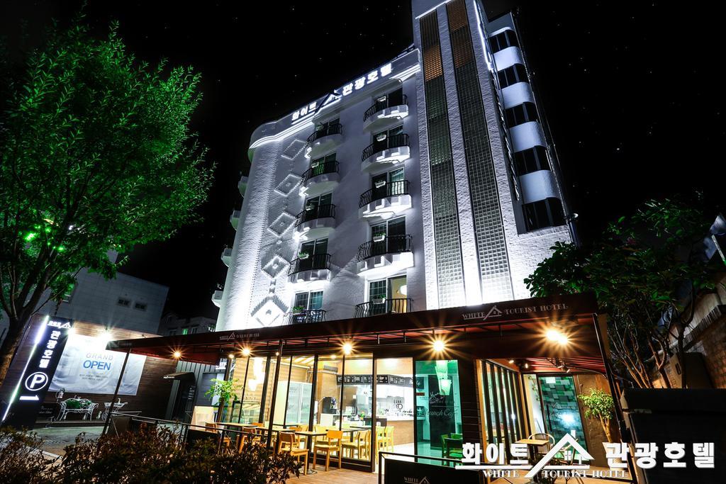 White Tourist Hotel Jeonju Extérieur photo